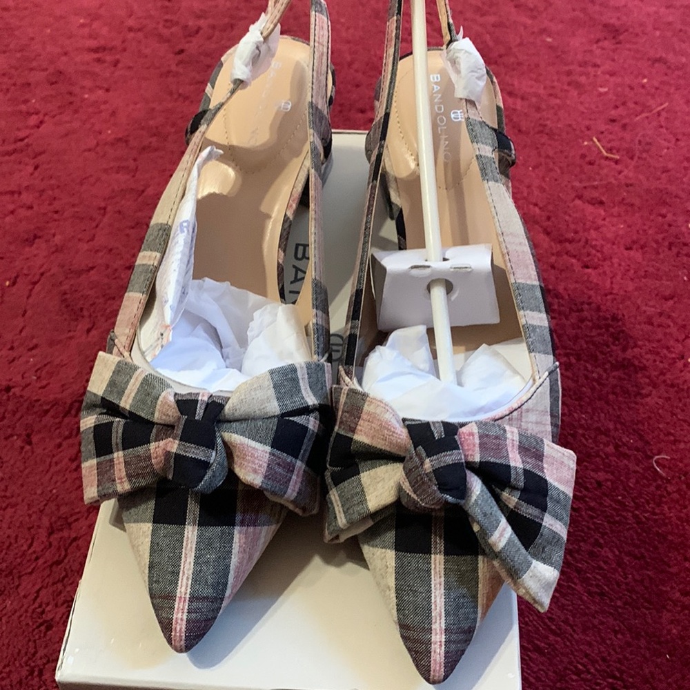 New Bandolino Medium Pink Heels